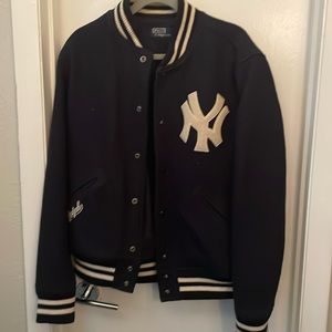 Vintage New York Yankees polo coat worn a few times had to find one like this’